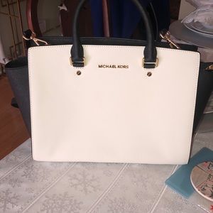 Michael Kors black and white satchel medium bag with crossbody strap Like New